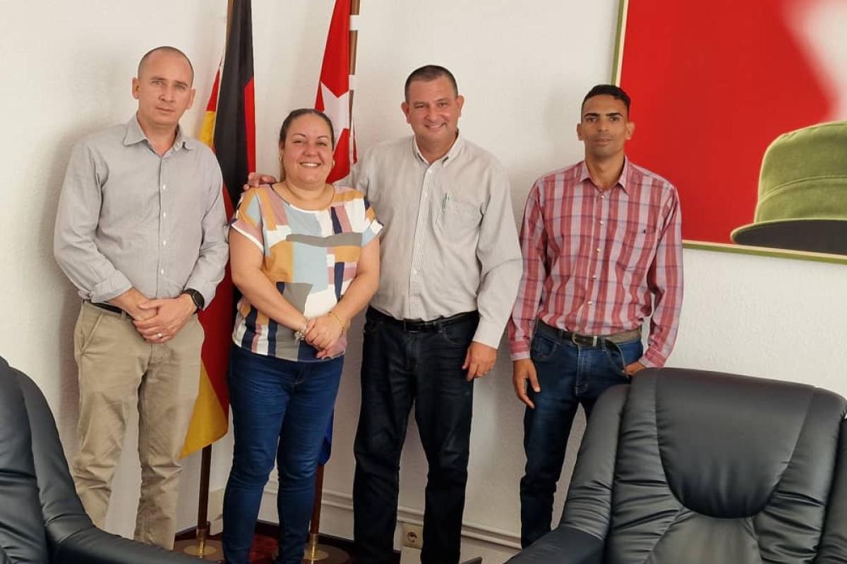 Encuentro en la Embajada de Cuba en Alemania